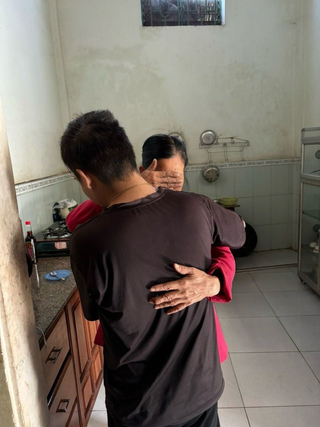 Tìm việc nhẹ lương cao qua Zalo, 7 người bị lừa bán sang Myanmar, công an vào cuộc giải cứu - Ảnh 1.