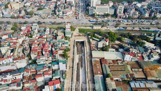 Đường dẫn xuống hầm chui Giải Phóng - Kim Đồng dần lộ diện - Ảnh 12.