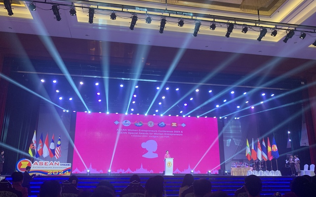 CEO Newday Media nhận giải thưởng đặc biệt dành cho nữ doanh nhân ASEAN CEO Newday Media nhận giải thưởng đặc biệt dành cho nữ doanh nhân ASEAN