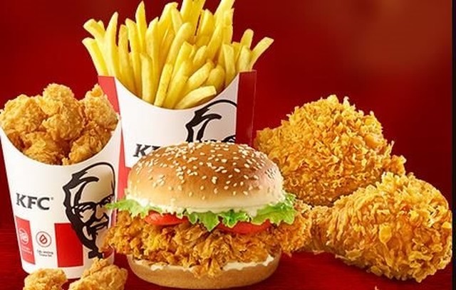 Hành trình khởi nghiệp ở tuổi 65 của ông chủ KFC: Phá sản ở tuổi 60, trải qua 1009 lần thất bại mới nếm vị thành công