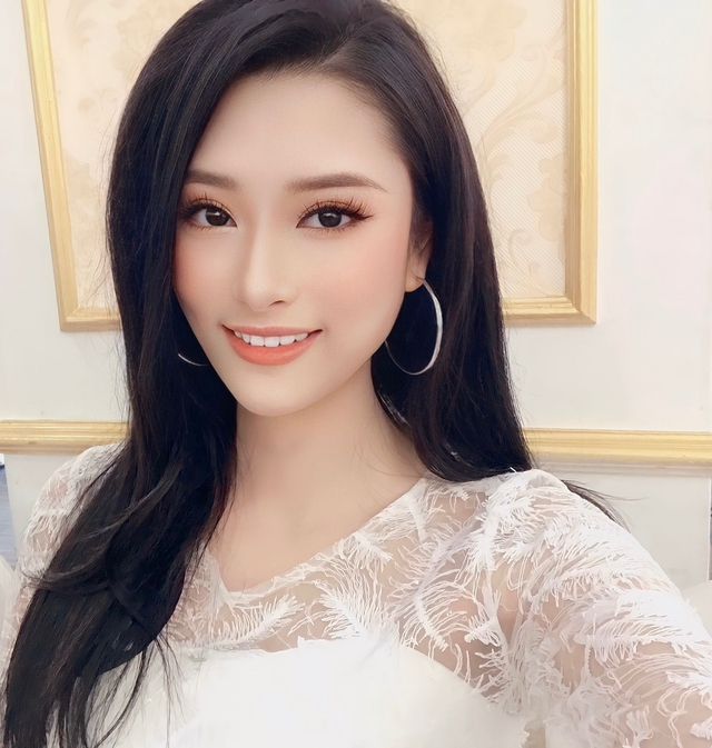 Hình ảnh đời thường của một người đẹp Miss Universe Vietnam 2023 đang chuẩn bị học lên Thạc sĩ- Ảnh 1.