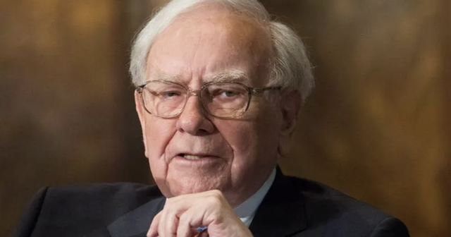 Bán mạnh cổ phần trong ngân hàng lớn thứ 2 nước Mỹ, Warren Buffett đang 'đặt niềm tin' vào một cổ phiếu tăng giá 33.000%