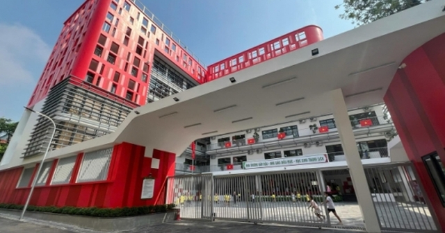 Đây là trường Tiểu học công lập đang khiến phụ huynh "CHOÁNG VÁNG" ở quận Long Biên: To đẹp quá! Xịn chả kém trường tư! Đây là trường Tiểu học công lập đang khiến phụ huynh "CHOÁNG VÁNG" ở quận Long Biên: To đẹp quá! Xịn chả kém trường tư!