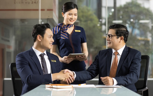 Tưng bừng đón tuổi 31, SHB dành hàng trăm nghìn quà tặng tri ân khách hàng Tưng bừng đón tuổi 31, SHB dành hàng trăm nghìn quà tặng tri ân khách hàng