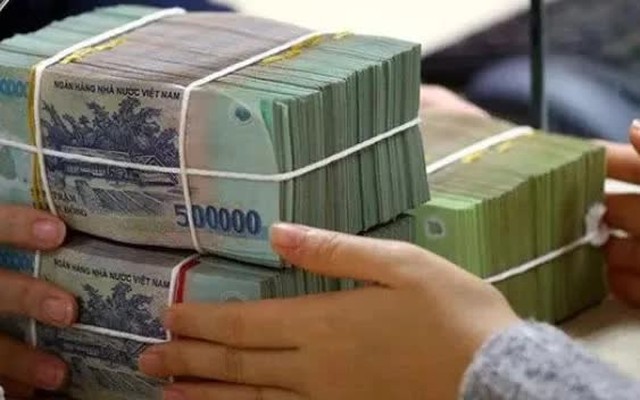 Gửi bao nhiêu tiền để được lãi suất tiết kiệm 9,5%/năm?