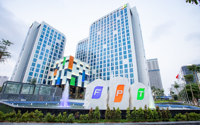 “Cỗ máy” FPT lại lập đỉnh mới, cổ phiếu công nghệ hàng đầu Việt Nam còn hấp dẫn?