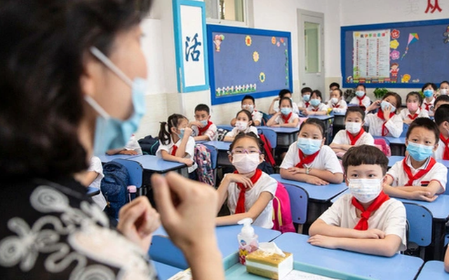 Dân số giảm, Trung Quốc có nguy cơ dư thừa hàng triệu giáo viên