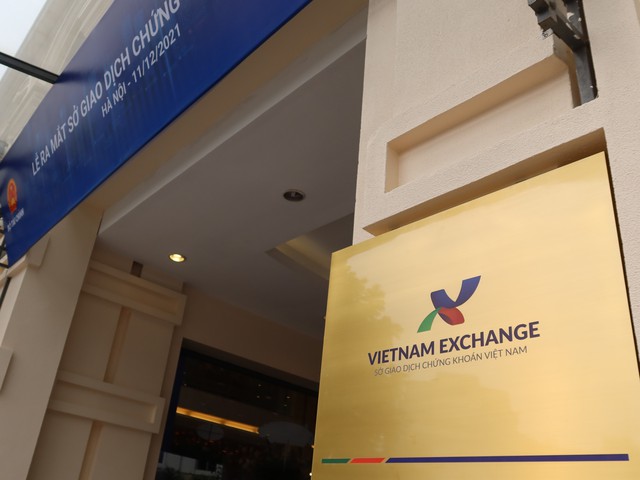 Doanh thu năm 2023 của Sở Giao dịch Chứng khoán Việt Nam (VNX) giảm mạnh- Ảnh 1.