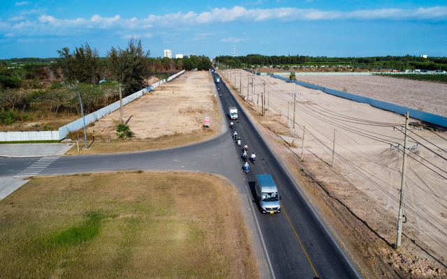 Con đường dẫn vào huyện có nhiều khu công nghiệp nhất Việt Nam được mở rộng gấp 10 lần, đại dự án hơn 900 ha được hưởng lợi- Ảnh 4.