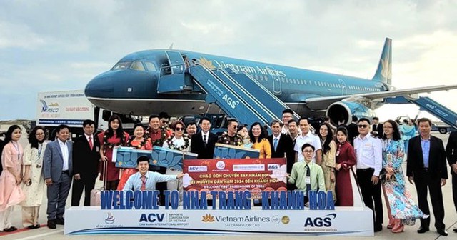 Sân bay của tỉ phú Jonathan Hạnh Nguyễn "bắt tay" với sân bay Changi Singapore