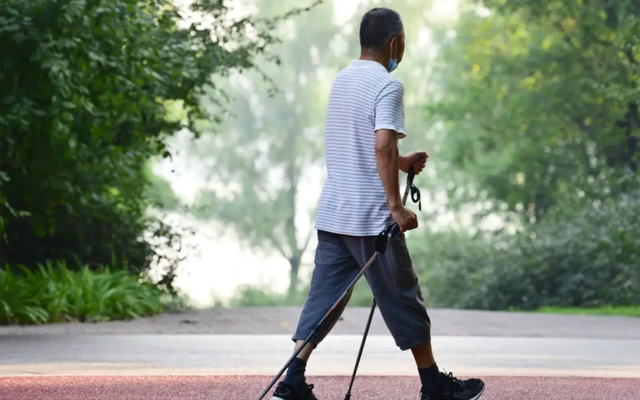 Sau 70 tuổi, đi bộ tập thể dục có thực sự tốt cho tuổi thọ không? Bác sĩ trả lời: Hoàn toàn khác với những gì bạn nghĩ