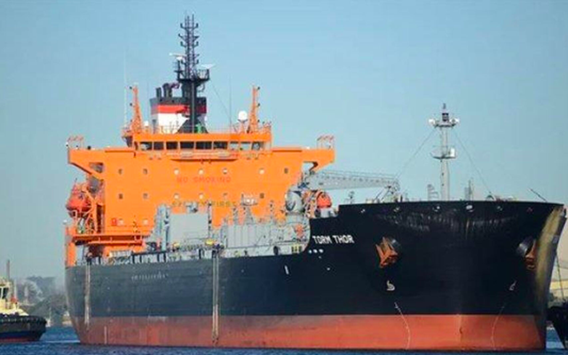 Tàu chở dầu Torm Thor của Mỹ bị Houthi tấn công ngày 24/2. Ảnh: FleetMon