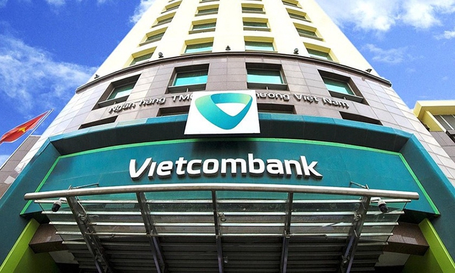 Cổ phiếu Vietcombank lên cao nhất lịch sử, vốn hóa thị trường đạt trên 530.000 tỷ đồng, lớn hơn cả BIDV và VietinBank cộng lại- Ảnh 1.