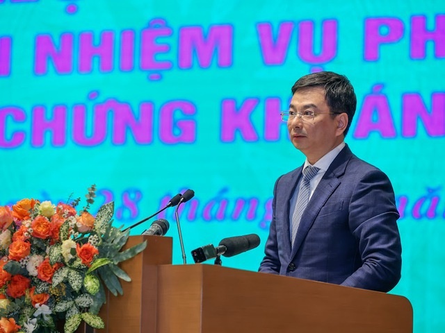Phó Thống đốc NHNN Việt Nam Phạm Thanh Hà trình bày tham luận tại Hội nghị- Ảnh: VGP