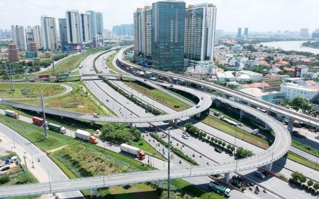 VARS: Giải bài toán hạ tầng giao thông để giảm sức “ép” cho vùng lõi nội đô, kéo giảm giá bất động sản