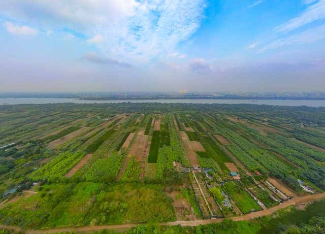 Quỹ đất lớn duy nhất còn sót lại ở Hà Nội, rộng bằng 8 quận nội thành, có nơi cách hồ Gươm chỉ vài phút đi xe - Ảnh 2.
