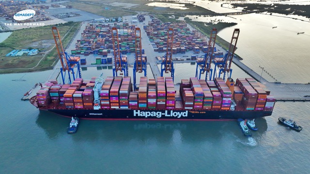 DN Đức sở hữu siêu tàu đầu tiên mang tên thủ đô Việt Nam nằm trong số các tàu container lớn nhất thế giới, chở lượng hàng hóa hàng tỷ đô chu du khắp thế giới- Ảnh 1.