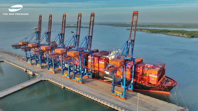DN Đức sở hữu siêu tàu đầu tiên mang tên thủ đô Việt Nam nằm trong số các tàu container lớn nhất thế giới, chở lượng hàng hóa hàng tỷ đô chu du khắp thế giới- Ảnh 3.