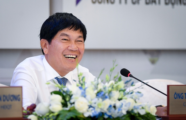 Tỷ phú Trần Đình Long tặng món quà trị giá hơn 300 tỷ đồng cho quê hương- Ảnh 1.
