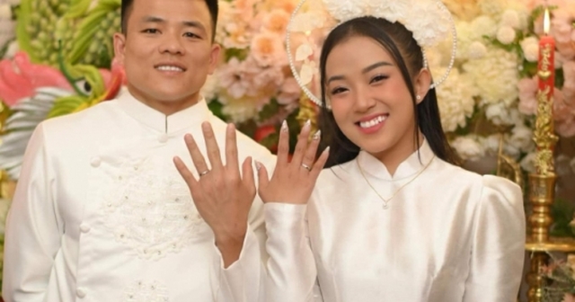 Tiền vệ đội tuyển Việt Nam đính hôn, Quang Hải, Văn Hậu lập tức vào “nhả vía cực mạnh ” chúc mừng