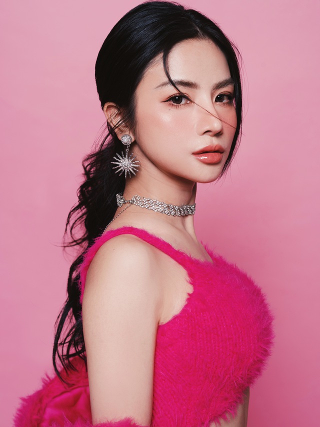 Nữ ca sĩ “triệu view” trên TikTok gây sốt với loạt hit nhạc Hoa lời Việt, tâm niệm muốn ''đi đường dài'' với nghệ thuật phải có 1 điều này- Ảnh 2.