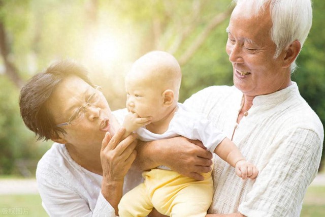 Lên thành phố chăm cháu, tôi bỏ về sau 1 câu nói của con dâu, rầu rĩ than thở: Nhà con cái không bao giờ là nhà của cha mẹ- Ảnh 3. Lên thành phố chăm cháu, tôi bỏ về sau 1 câu nói của con dâu, rầu rĩ than thở: Nhà con cái không bao giờ là nhà của cha mẹ- Ảnh 3.