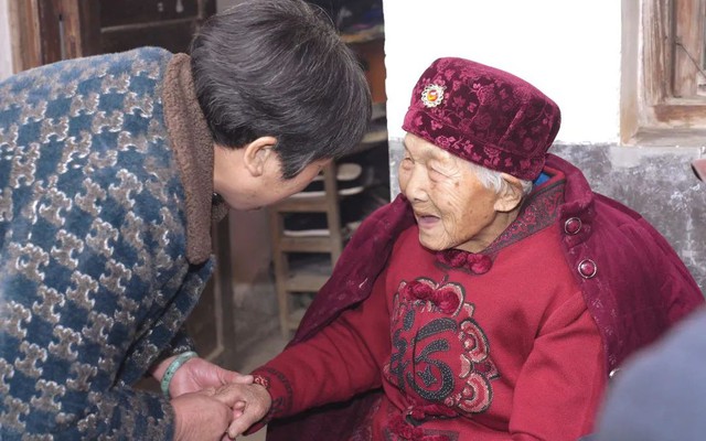 Cụ bà sống thọ 110 tuổi nhờ 2 thói quen đơn giản, không phải tập thể dục