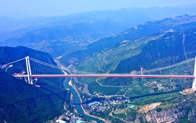 Bắc cầu vượt nối liền 2 đỉnh núi, người Trung Quốc khiến thế giới kinh ngạc khi hoàn thành kỳ quan xây dựng trong thời gian kỷ lục: Chỉ hơn 2 năm