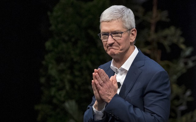 Ngày buồn của Apple: Vốn hóa 'bốc hơi' 113 tỷ USD sau 1 đêm, Tim Cook lật đật tới Trung Quốc cứu đế chế lung lay
