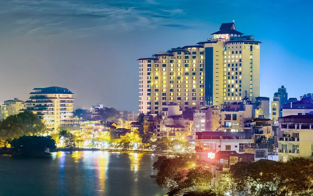 Khách sạn “view triệu đô” tại Hồ Tây đón “song hỷ lâm môn”: 2 cái bắt tay đầy nghệ thuật