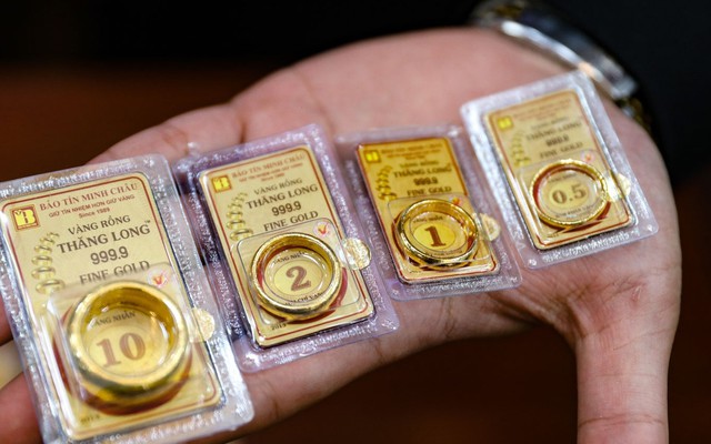 Giá vàng ngày 27/3: Vàng nhẫn giảm ở nhiều thương hiệu, vàng SJC bất ngờ tăng vọt