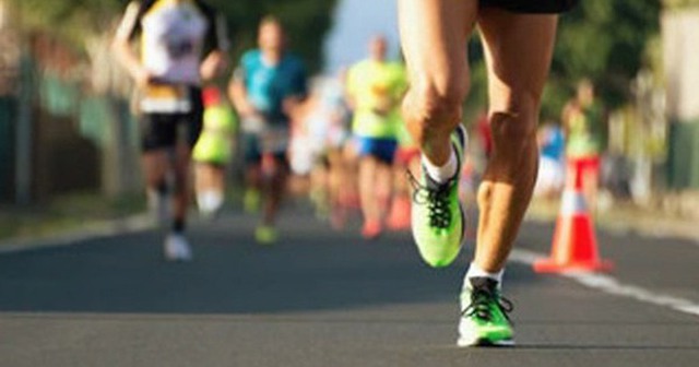 Vụ thanh niên ngừng tim tại giải chạy Tây Hồ: Bác sĩ cảnh báo 1 đối tượng không nên chạy bộ