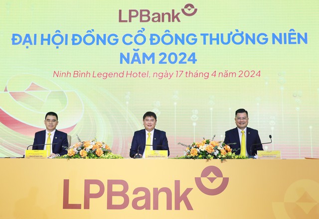 ĐHĐCĐ LPBank: Đặt mục tiêu tăng trưởng cao trong năm 2024, đổi tên thành Ngân hàng TMCP Lộc Phát Việt Nam- Ảnh 1.