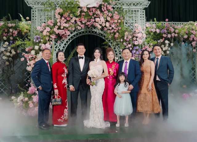 Cuộc sống hiện tại của tiểu thư 9X thừa kế Alphanam: Đã kết hôn và đón con đầu lòng, đang nắm giữ vị trí nào trong đế chế khổng lồ?- Ảnh 7. Cuộc sống hiện tại của tiểu thư 9X thừa kế Alphanam: Đã kết hôn và đón con đầu lòng, đang nắm giữ vị trí nào trong đế chế khổng lồ?- Ảnh 7.