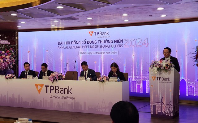 ĐHĐCĐ TPBank: Chủ tịch Đỗ Minh Phú nói về việc thay đổi đề xuất, quyết định trình kế hoạch chia cả cổ tức tiền mặt và cổ phiếu trong năm nay