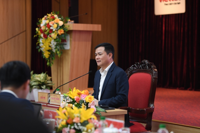 Từ câu hỏi khó của kiều bào dành cho Thủ tướng Phạm Minh Chính, Chủ tịch Tập đoàn Viettel nhắc nhở CBNV: 'Chúng ta hãy cứ là những người tử tế trước, cho đi trước'- Ảnh 2.