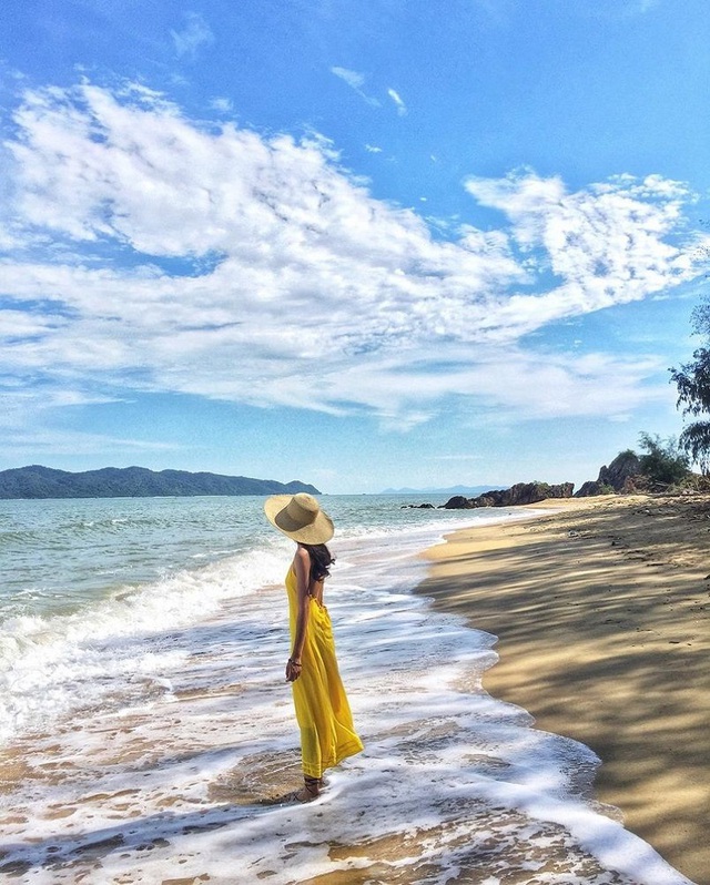 Bãi biển có view ''bạc tỷ'' ngay gần Hà Nội, chi phí du lịch không quá 3 triệu nhưng ít người biết: Phù hợp để ''đi trốn'' dịp 30/4