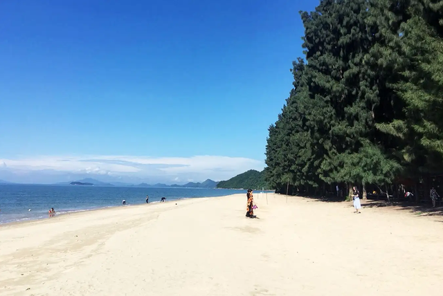 Bãi biển có view ''bạc tỷ'' ngay gần Hà Nội, chi phí du lịch không quá 3 triệu nhưng ít người biết: Phù hợp để ''đi trốn'' dịp 30/4