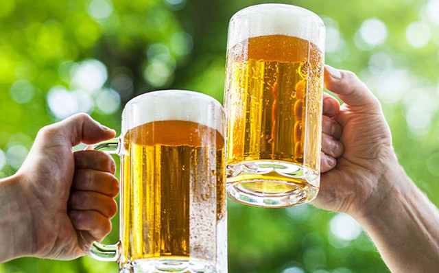 Cú đấm của ‘thổi nồng độ cồn’: Công ty bia địa phương có EPS hơn 36.000 đồng, liên tục trả cổ tức từ 100%-200% lần đầu tiên đứt chuỗi tăng trưởng lợi nhuận 1 thập kỷ- Ảnh 1.
