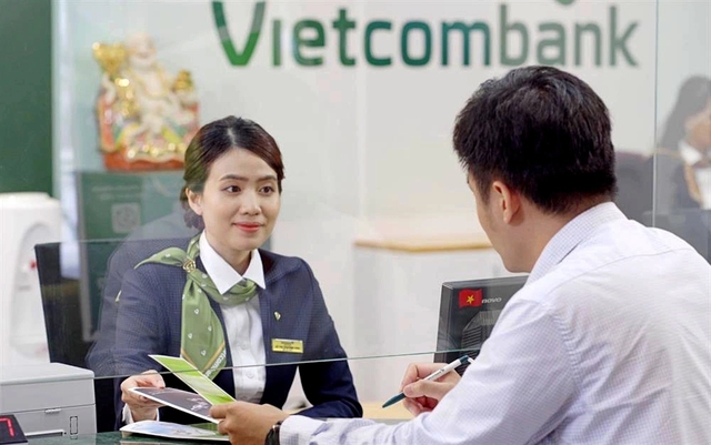 Lãi suất ngân hàng Vietcombank tháng 4: Lãi vay giảm mạnh, lãi suất tiết kiệm cao nhất là bao nhiêu? - Ảnh 1.