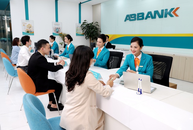 CEO ABBank: Năm 2024 sẽ là một sự khởi đầu mạnh mẽ cho chiến lược chuyển đổi ở ABBank- Ảnh 2.