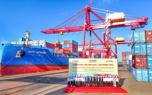 Cảng Chu Lai đưa vào vận hành hệ thống cẩu chuyên dụng