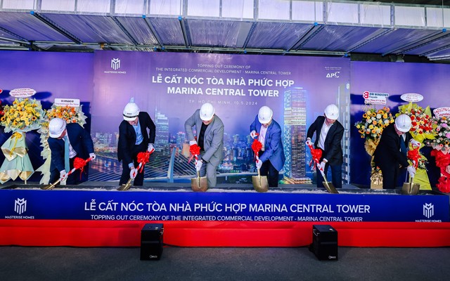 Masterise Homes chính thức cất nóc tòa tháp thương mại Marina Central Tower