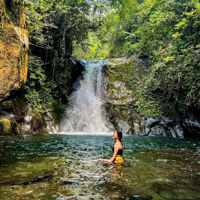 Một cung đường cách Hà Nội hơn 100km, giới trẻ đua nhau trekking: Cái tên “đáng sợ” nhưng cảnh quan tuyệt mỹ, mùa hè tắm thác, thu ngắm lá phong bay như phim Hàn Quốc- Ảnh 4.