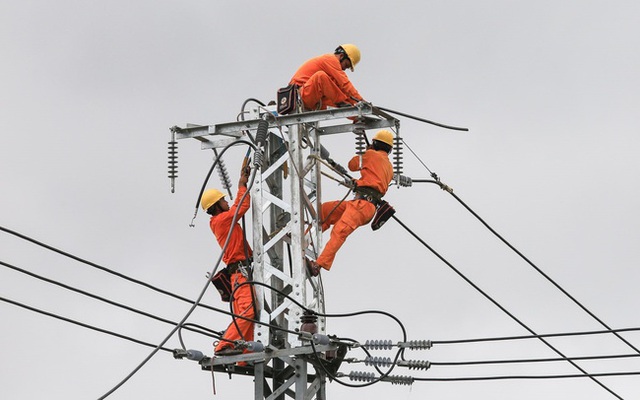 EVN bác tin kêu gọi doanh nghiệp phía Bắc giảm 30% mức sử dụng điện