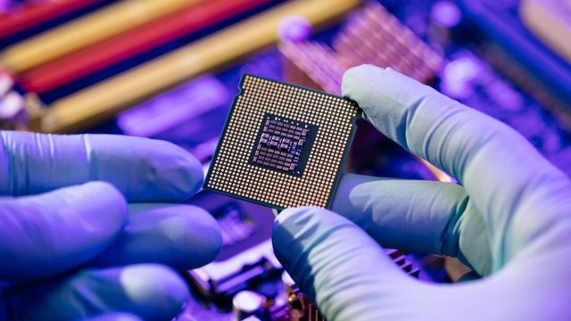 Cổ phiếu NVIDIA tăng vọt kể từ sau cái bắt tay với loạt công ty công nghệ Việt Nam, giá trị của tập đoàn sản xuất chip hàng đầu thế giới cao kỷ lục- Ảnh 1.