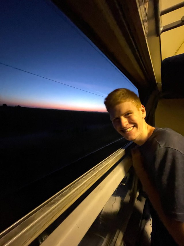 Rời nhà sống du mục trên tàu hỏa, chàng trai 17 tuổi chu du khắp nước Đức gây sốt- Ảnh 2.