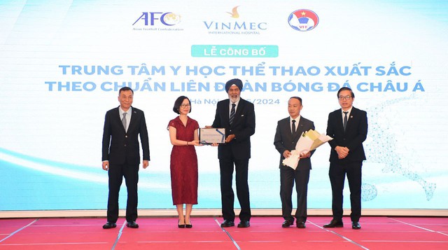 Một bệnh viện Việt Nam có Trung tâm Y học thể thao xuất sắc theo chuẩn châu Á: Chủ tịch VFF khẳng định cả châu lục chỉ 5 quốc gia làm được điều này- Ảnh 1.