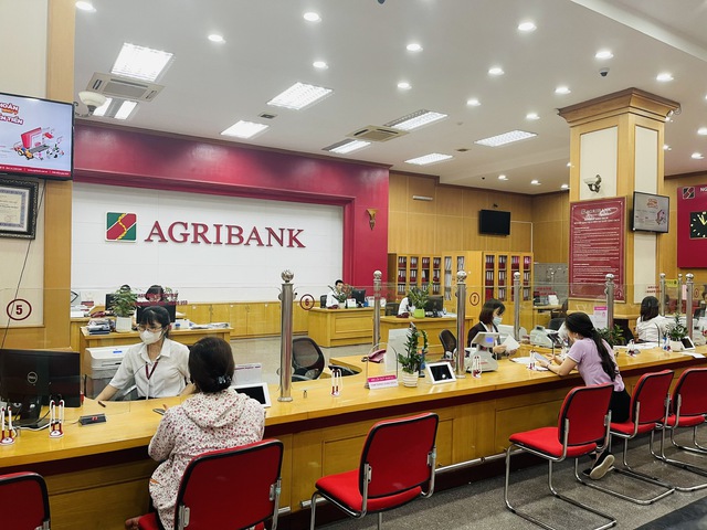 Lãi suất ngân hàng Agribank mới nhất tháng 6/2024: Tiền gửi 12 tháng trở lên có lãi suất cao nhất- Ảnh 1.