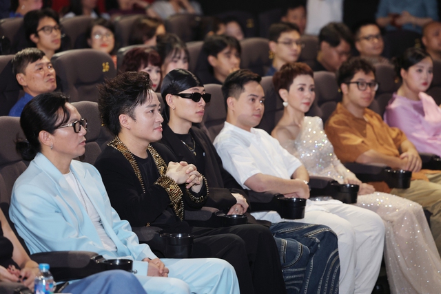 Divo Tùng Dương tung MV quy tụ dàn nghệ sĩ tên tuổi: NSND Thanh Lam, Lê Khanh góp mặt, kỹ xảo khiến khán giả trầm trồ- Ảnh 2.